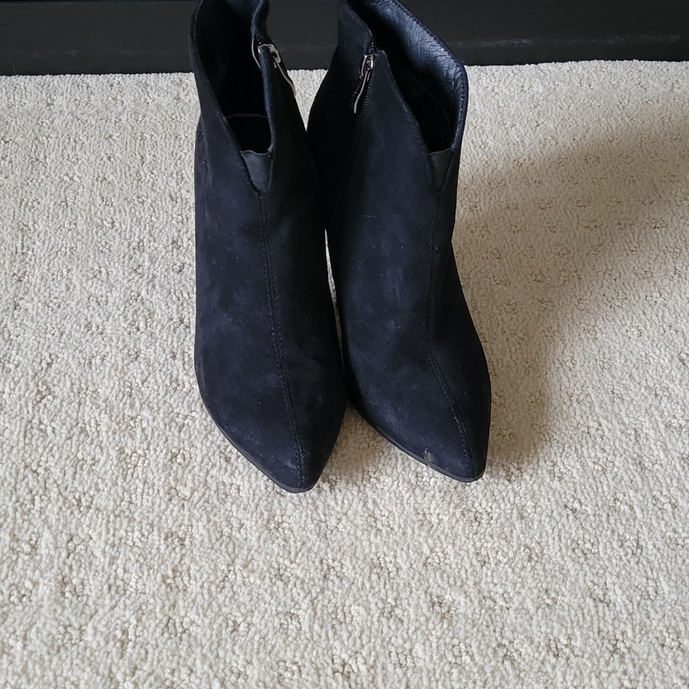 Fox & Dogs Booties - Picture 9 of 10